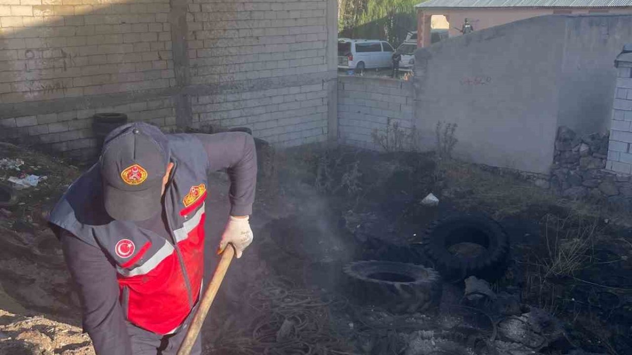 Van’da Lastik Yangını Korkuttu