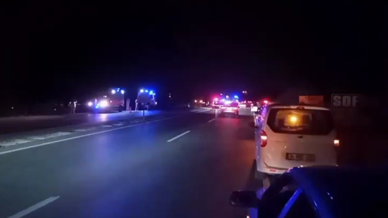 Bandırma&#039;da Trafik Kazası: 1 Ölü, 4 Yaralı