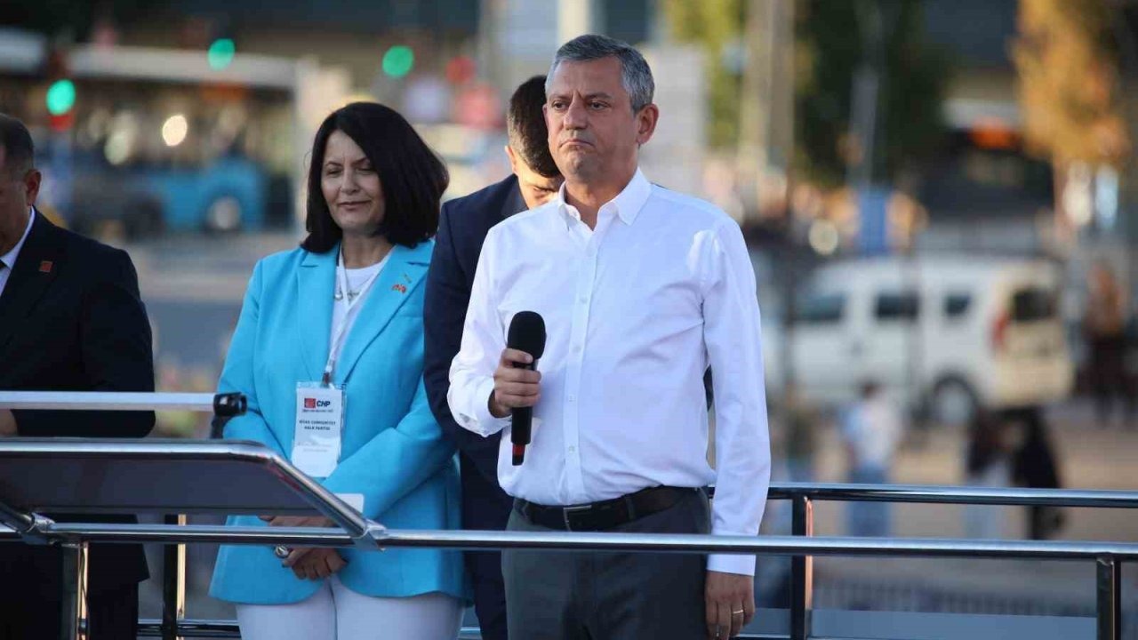 CHP Lideri Özel, Sivas Mitinginde Hükümeti Eleştirdi