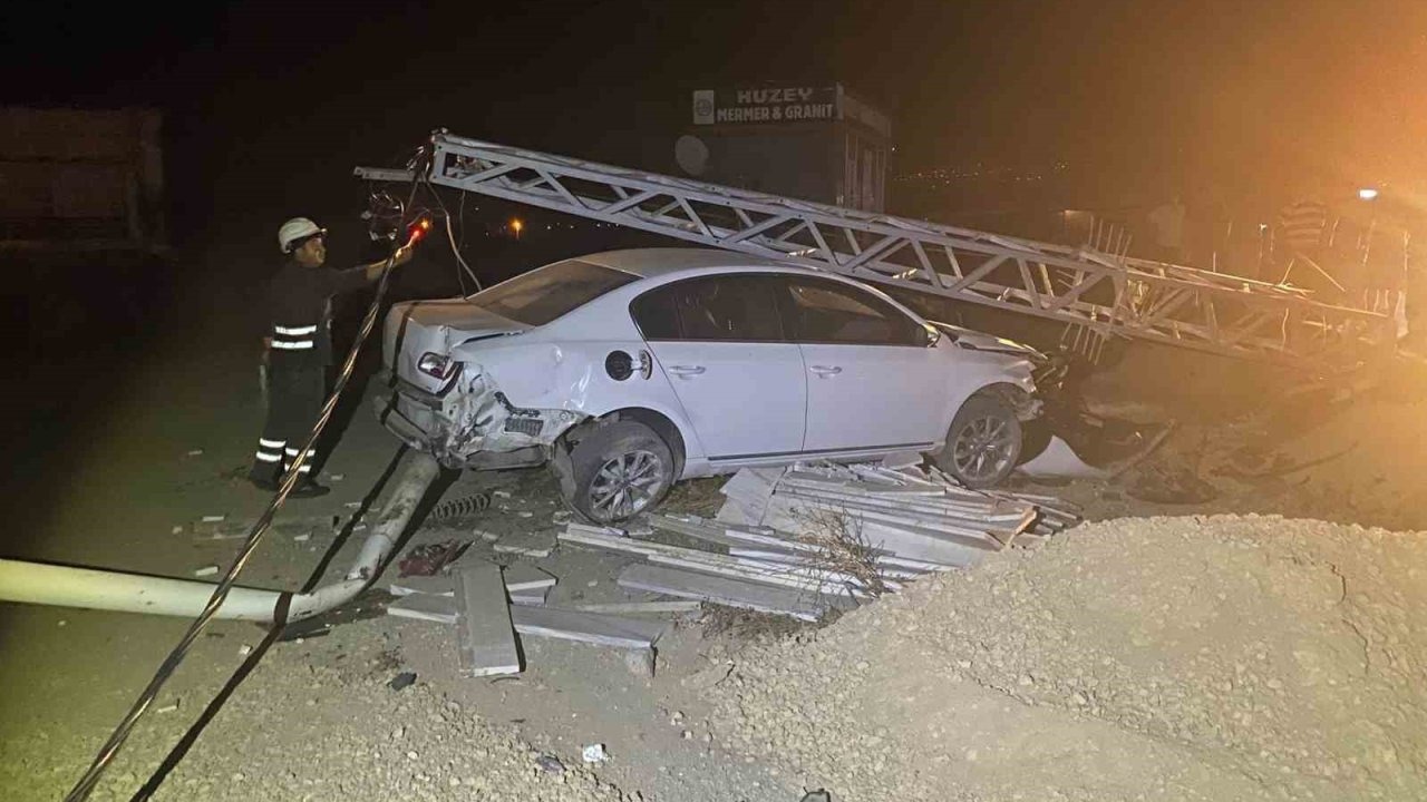 Düziçi'nde Korkunç Kaza: Otomobilin Motoru Yerinden Fırladı