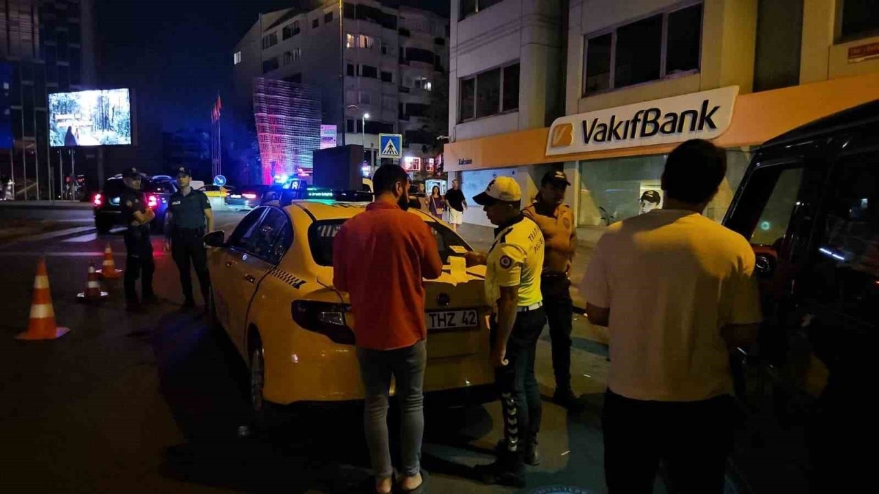 Polis Taksim Meydanı’nda kuş uçurtmadı