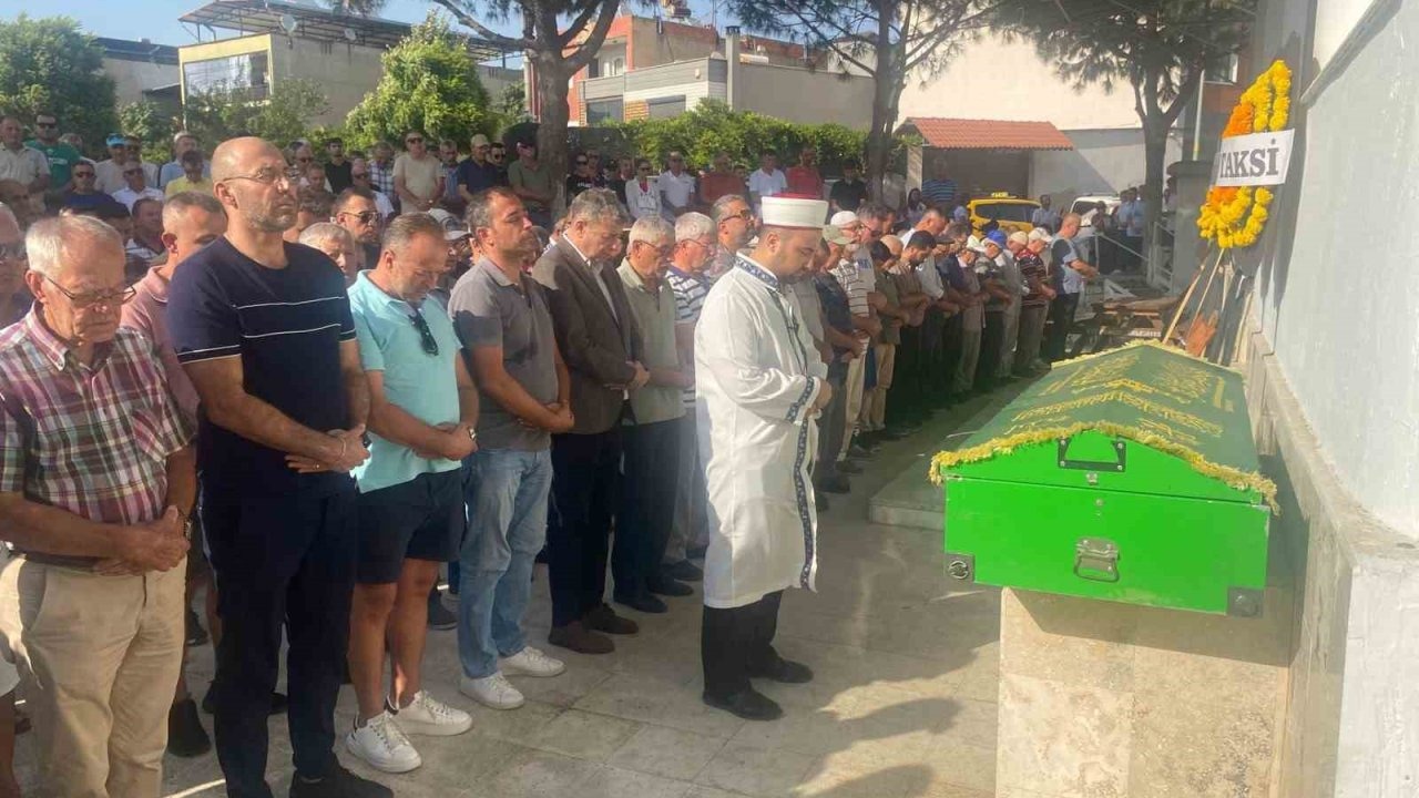 Kuşadası'nda Bıçaklı Saldırıda Ölen Taksi Şoförü Toprağa Verildi