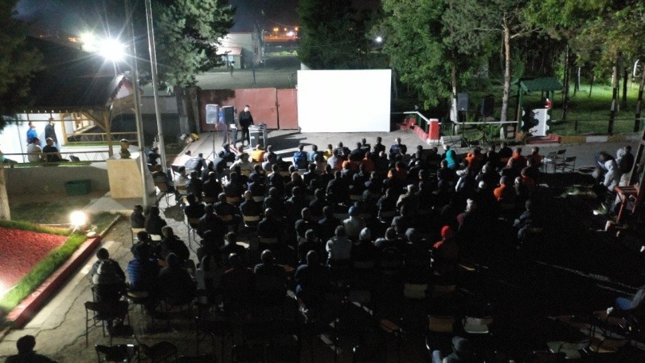 Kars&#039;taki Hükümlüler İçin Açık Hava Sineması Etkinliği