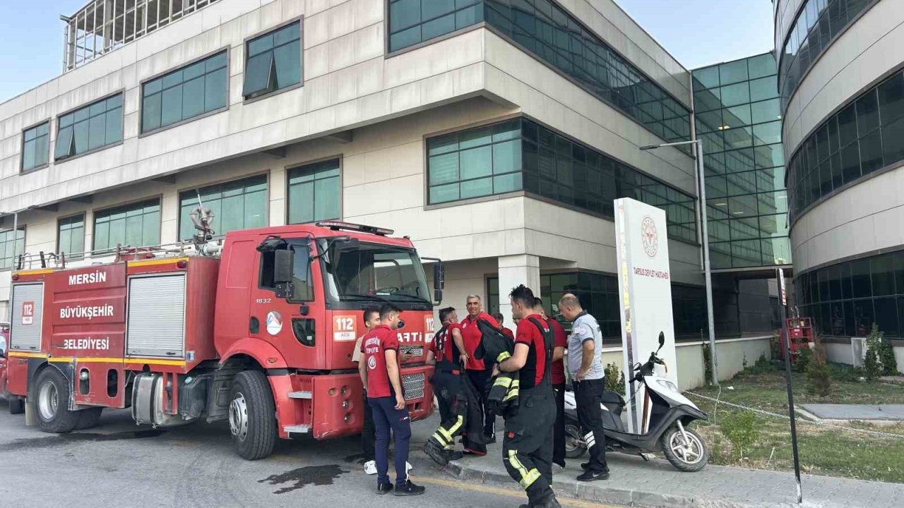 Tarsus Devlet Hastanesi&#039;nde Yangın Paniği
