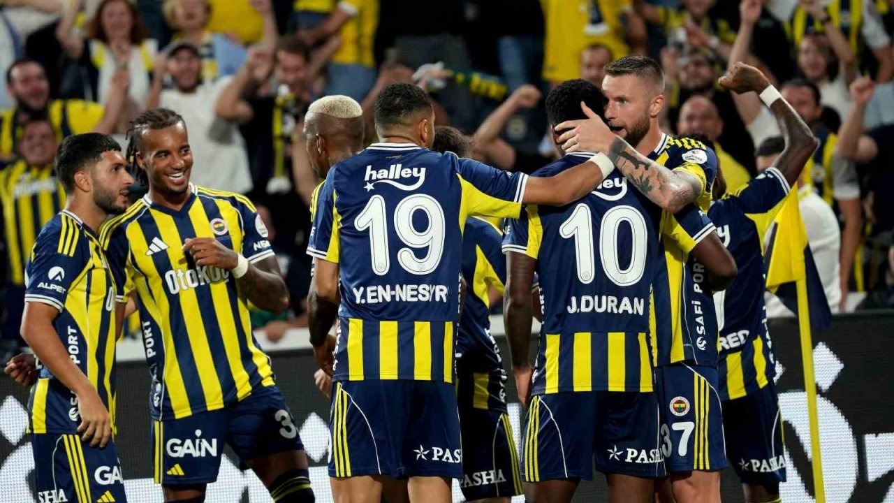 Fenerbahçe Sezonun İlk Galibiyetini Aldı