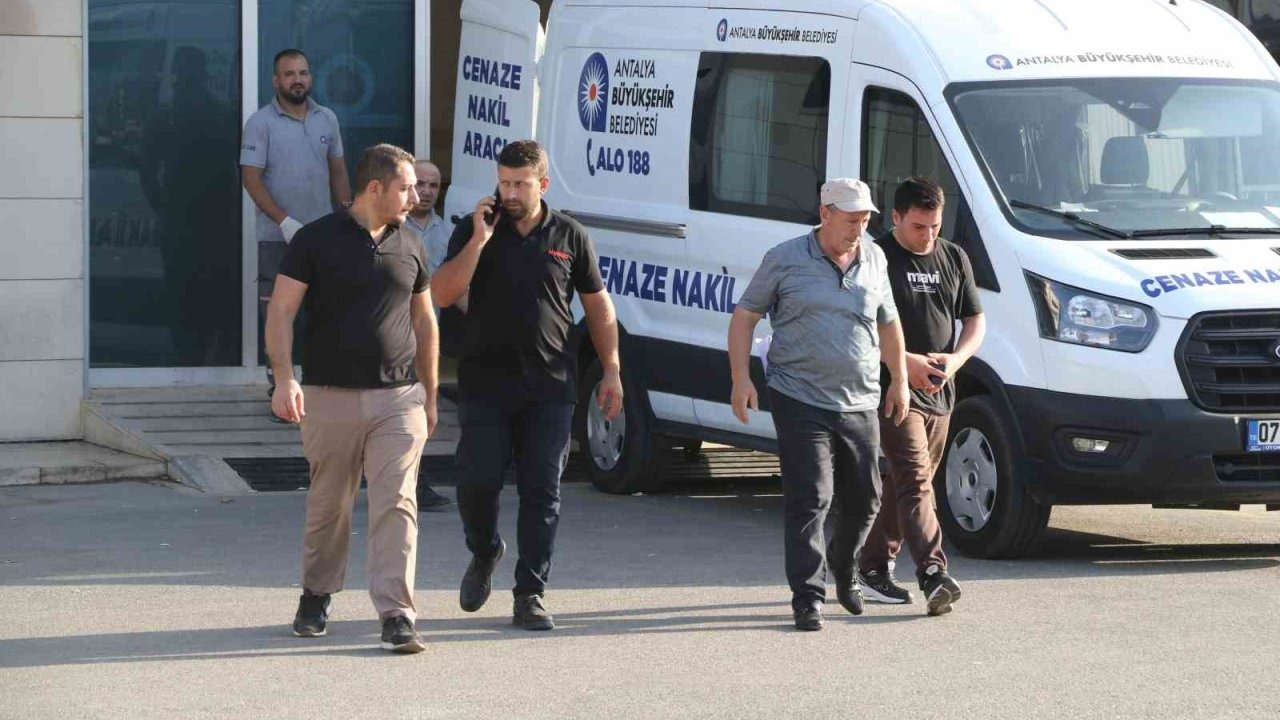 Antalya&#039;daki Olayda Hayatını Kaybeden Pastane Çalışanının Cenazesi Teslim Edildi