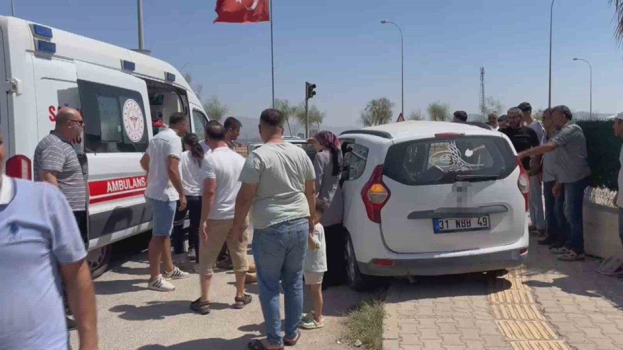 Hatay&#039;da Düğün Yolunda Kaza: 3 Kişi Hayatını Kaybetti