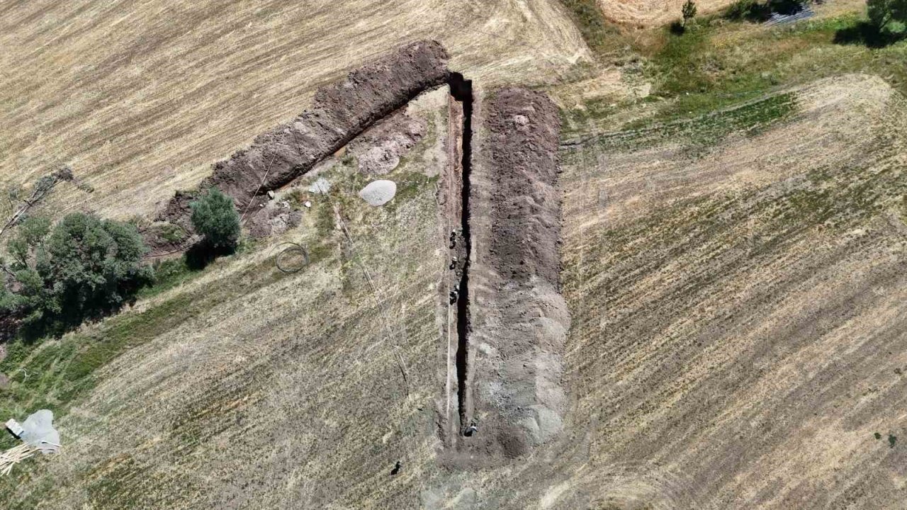 Sivas’ta Deprem Fay Hattı Kazısından Su Çıktı, Vefat Eden Kızının Adını Verdi