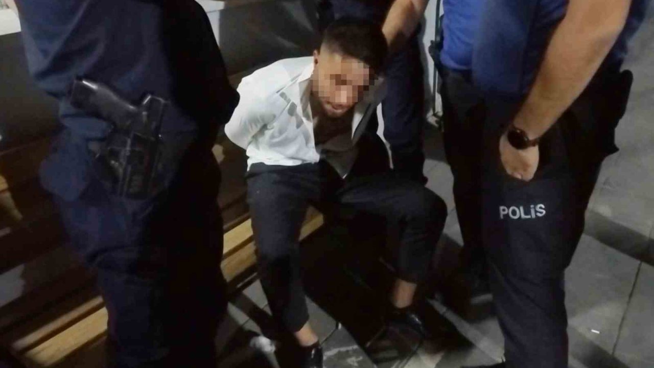 Aksaray&#039;da Hastane Önünde Silahlı Kavga