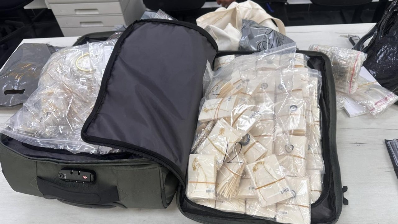 Kapıkule&#039;de Kaçak Altın ve Gümüş Operasyonu: 16 Bin Euro&#039;luk Değer Ele Geçirildi