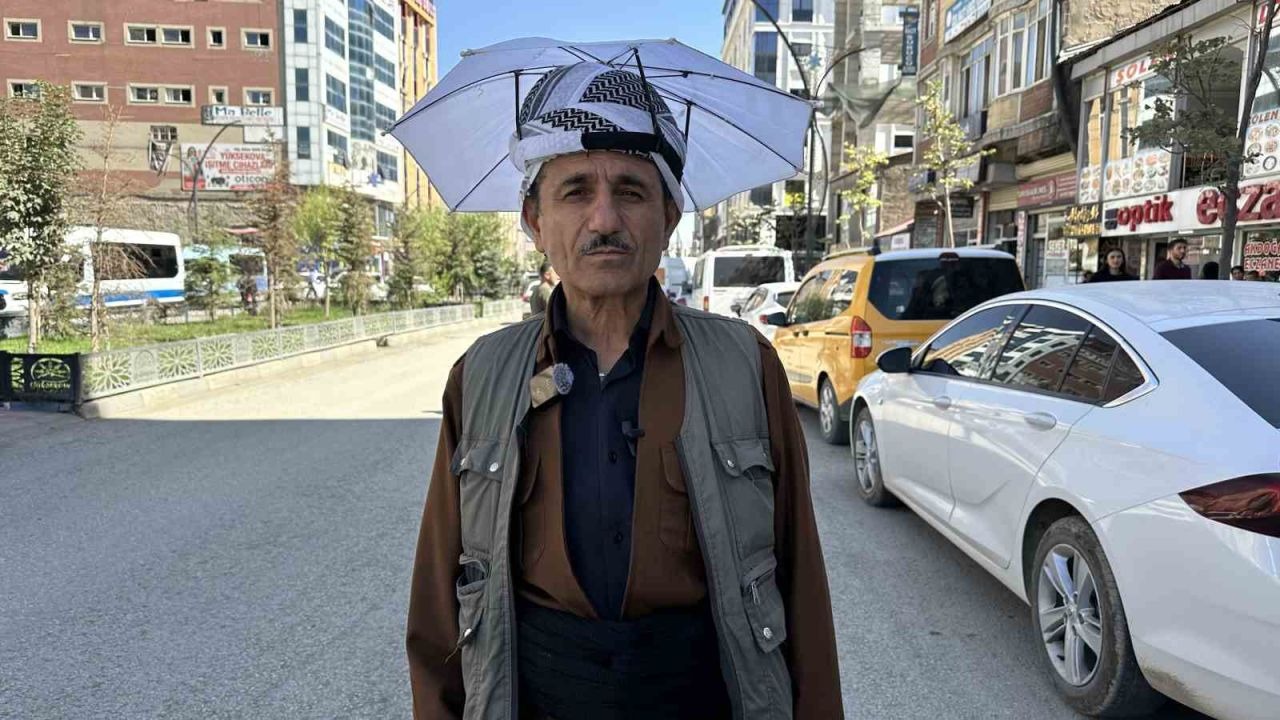 Vatandaşlardan İlginç Güneşle Korunma Yöntemi