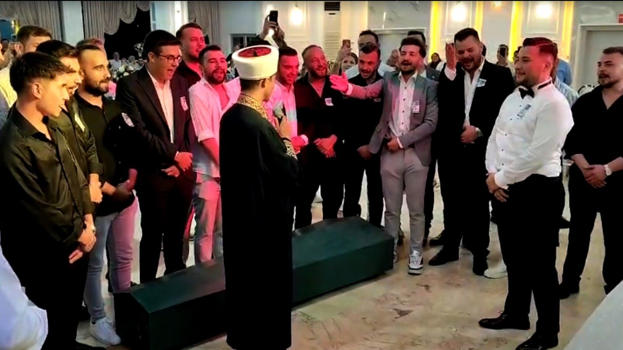Bilecik’te İlginç Düğün Şakası: Damada Tabutlu Sürpriz