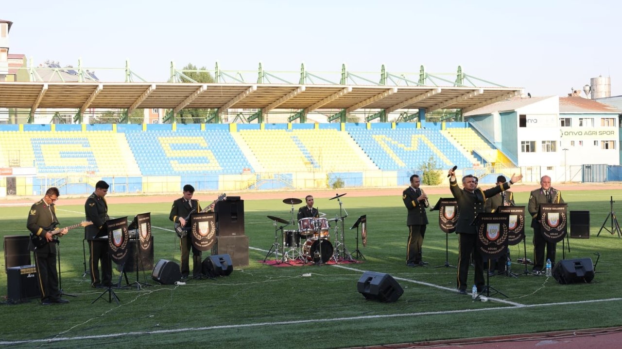 Ağrı’da 30 Ağustos Coşkusu: Bando Konseriyle Zafer Bayramı Kutlandı