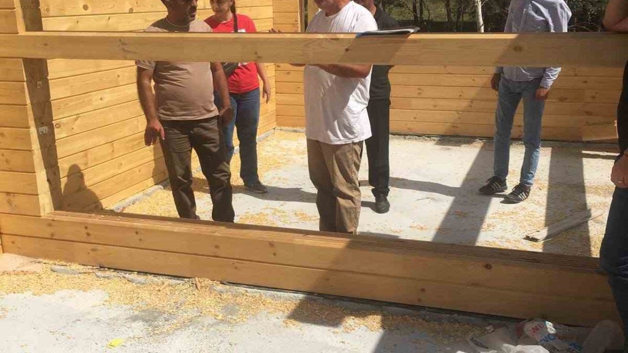 Çıldır Gölü'nün Yeni Cazibe Merkezi: Kütük Ev Yeniden İnşa Ediliyor