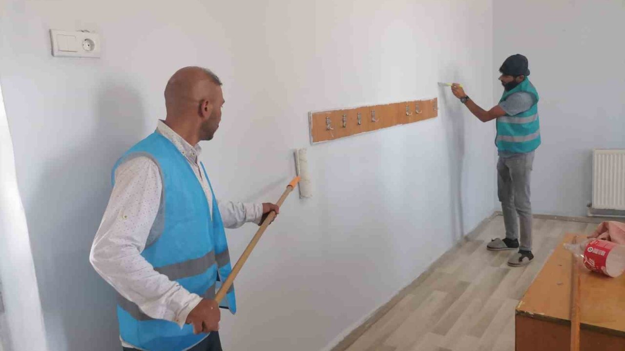 Okullar, Denetimli Serbestlik Kapsamında Temizlenip Hazırlanıyor