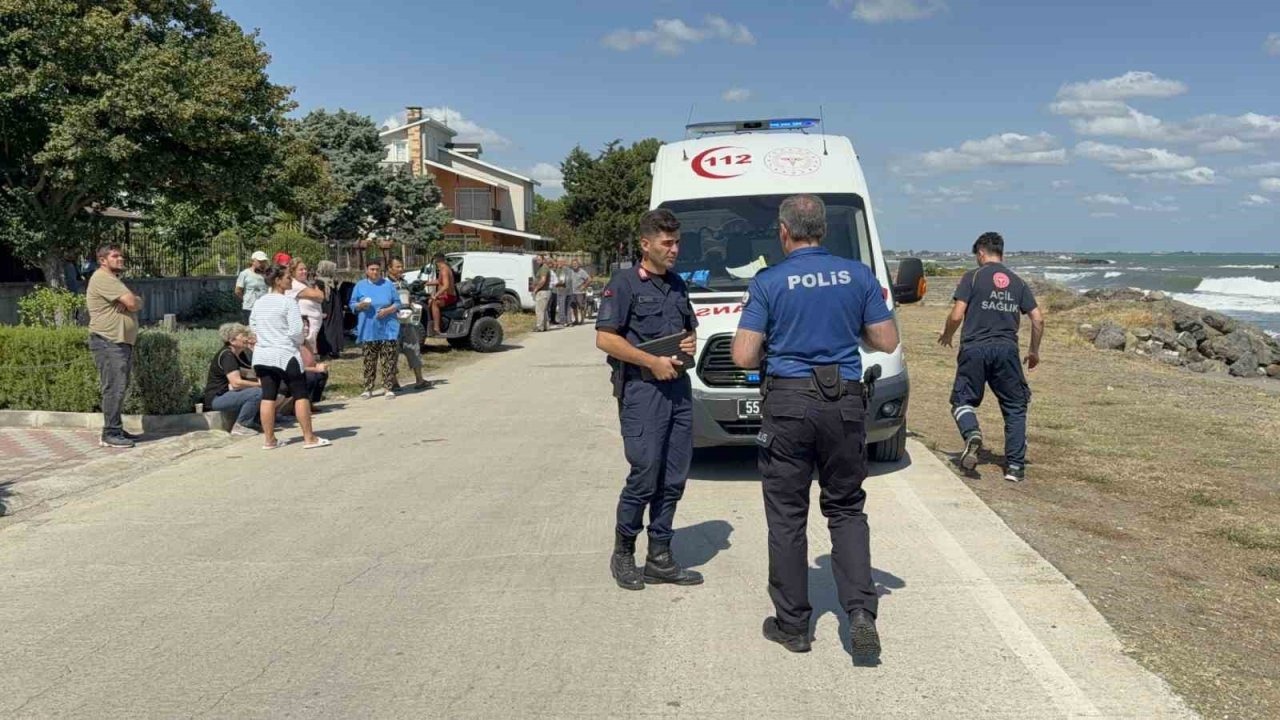Samsun&#039;da Boğulma Tehlikesi Geçiren Adam Kurtarıldı