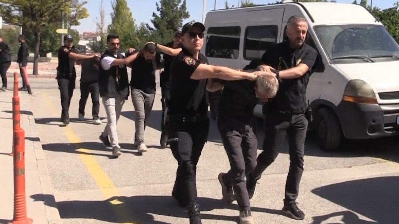 Konya&#039;daki Baba ve Oğul Cinayetinin Zanlısı Adliyeye Sevk Edildi