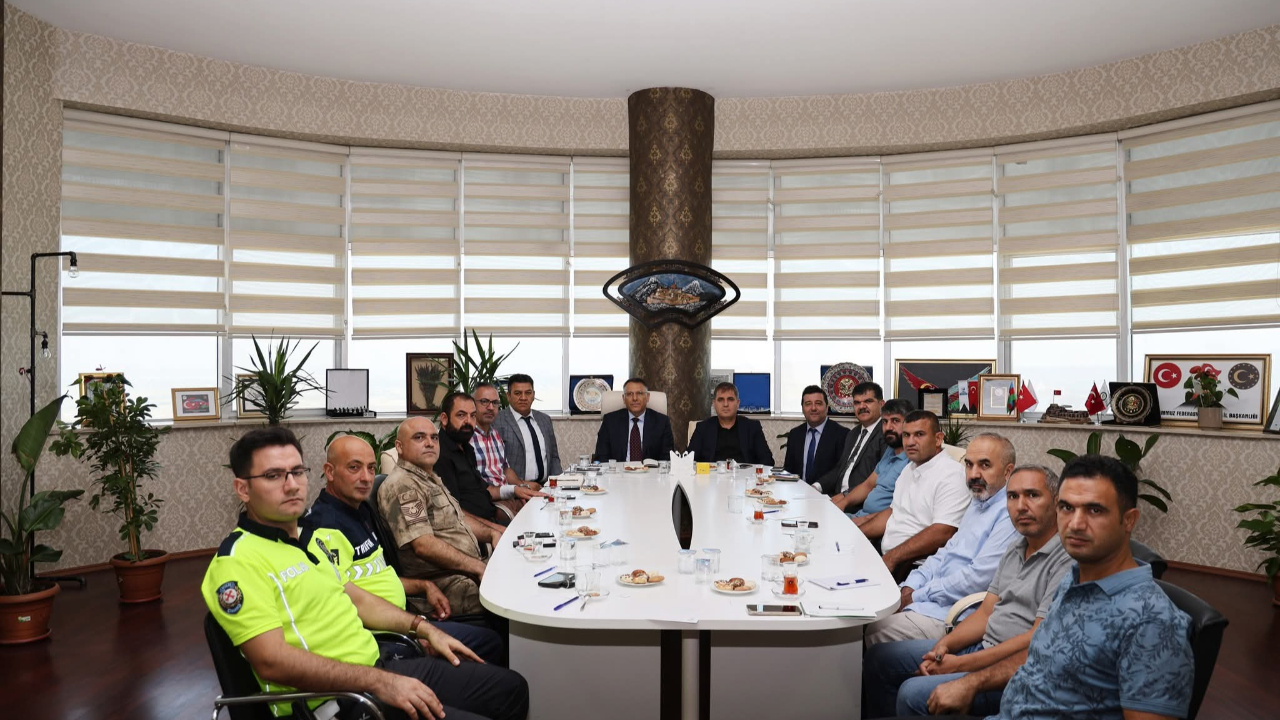 Iğdır Üniversitesi Öğrencilerinin Ulaşım Sorununa Çözüm Toplantısı