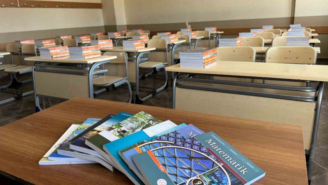 Ağrı’da 519 Bin Ders Kitabı Öğrencilere Ulaştırıldı