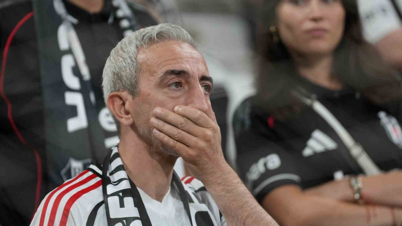 Beşiktaş Avrupa&#039;ya Veda Etti, Taraftarlar Tepkili