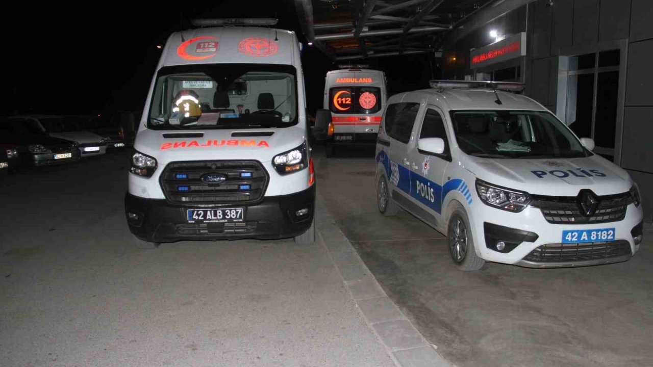 Beyşehir&#039;de Bıçaklı Saldırı: Bir Kişi Yaralandı