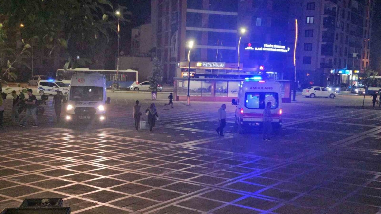 Elazığ'da Bıçaklı Kavga: 2 Yaralı