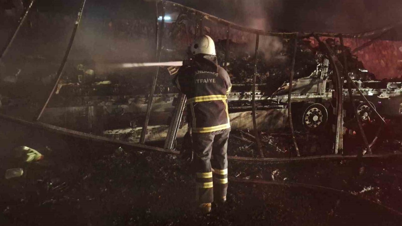 Şanlıurfa&#039;da Tır Yangını