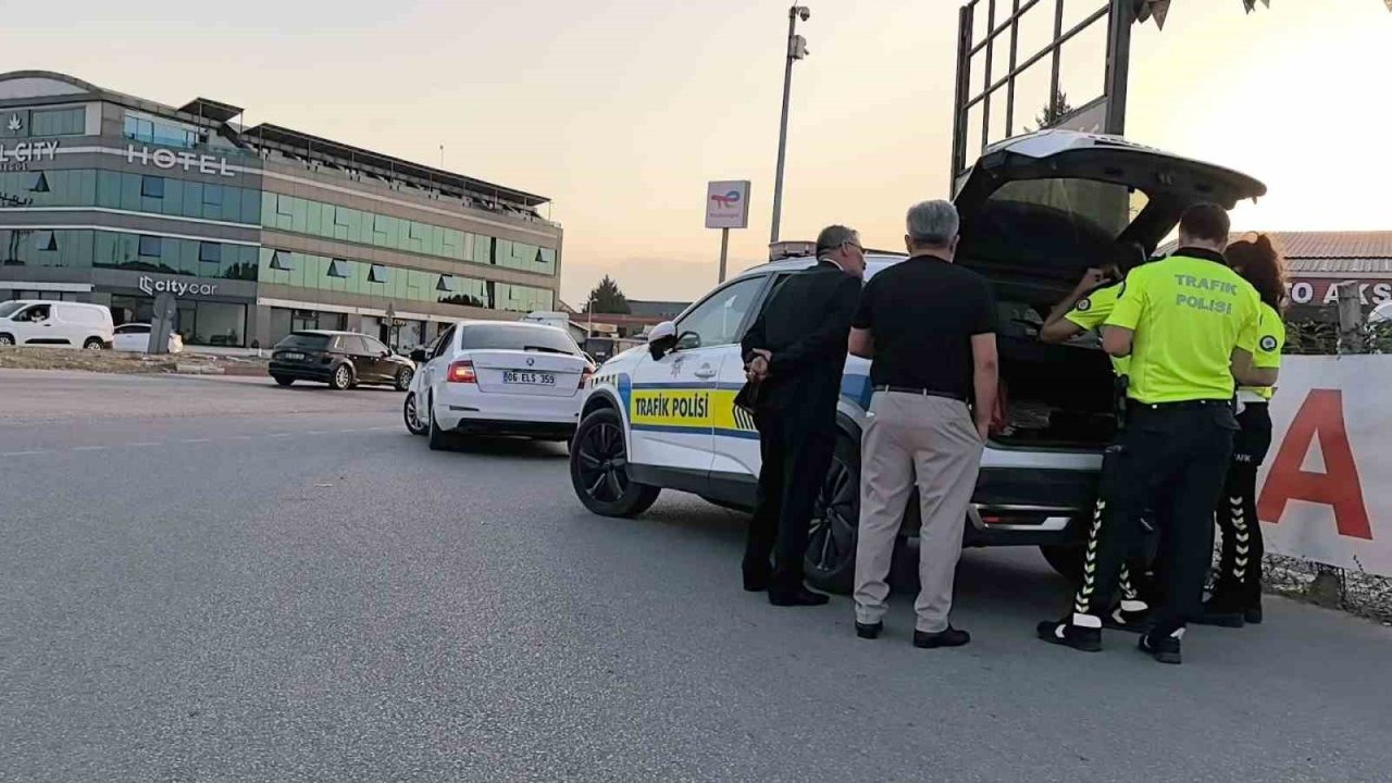 Bursa&#039;da Çakarlı Araç Sürücüsüne Ağır Ceza