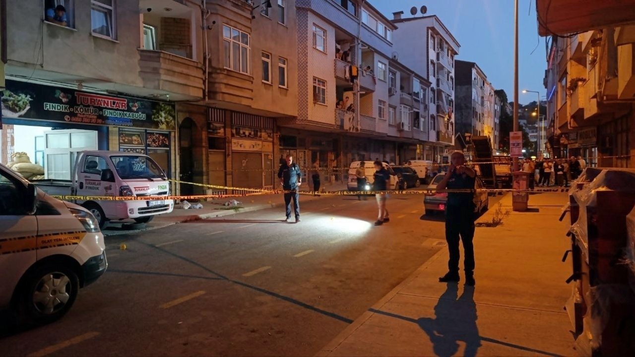 Sakarya’da Pusulu Saldırı: Bir Adam Öldürüldü, Yanındaki Çocuk Yaralandı