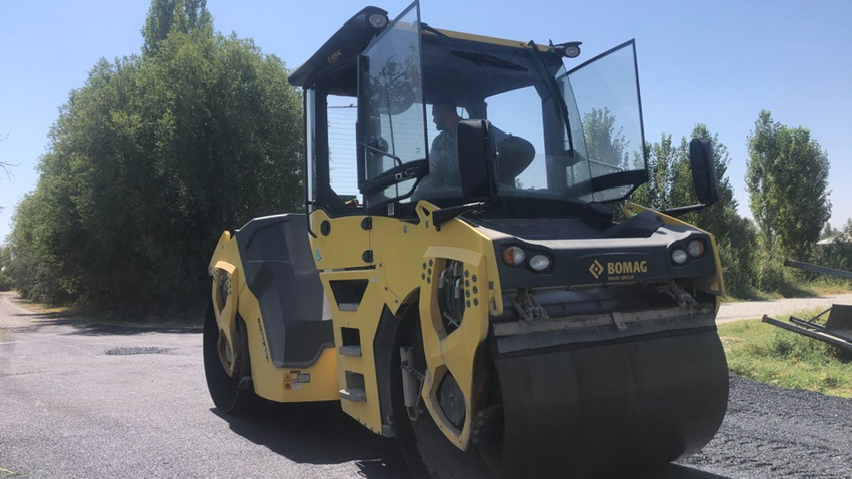 Iğdır’da Köy Yollarında Asfaltlama Çalışmaları Sürüyor