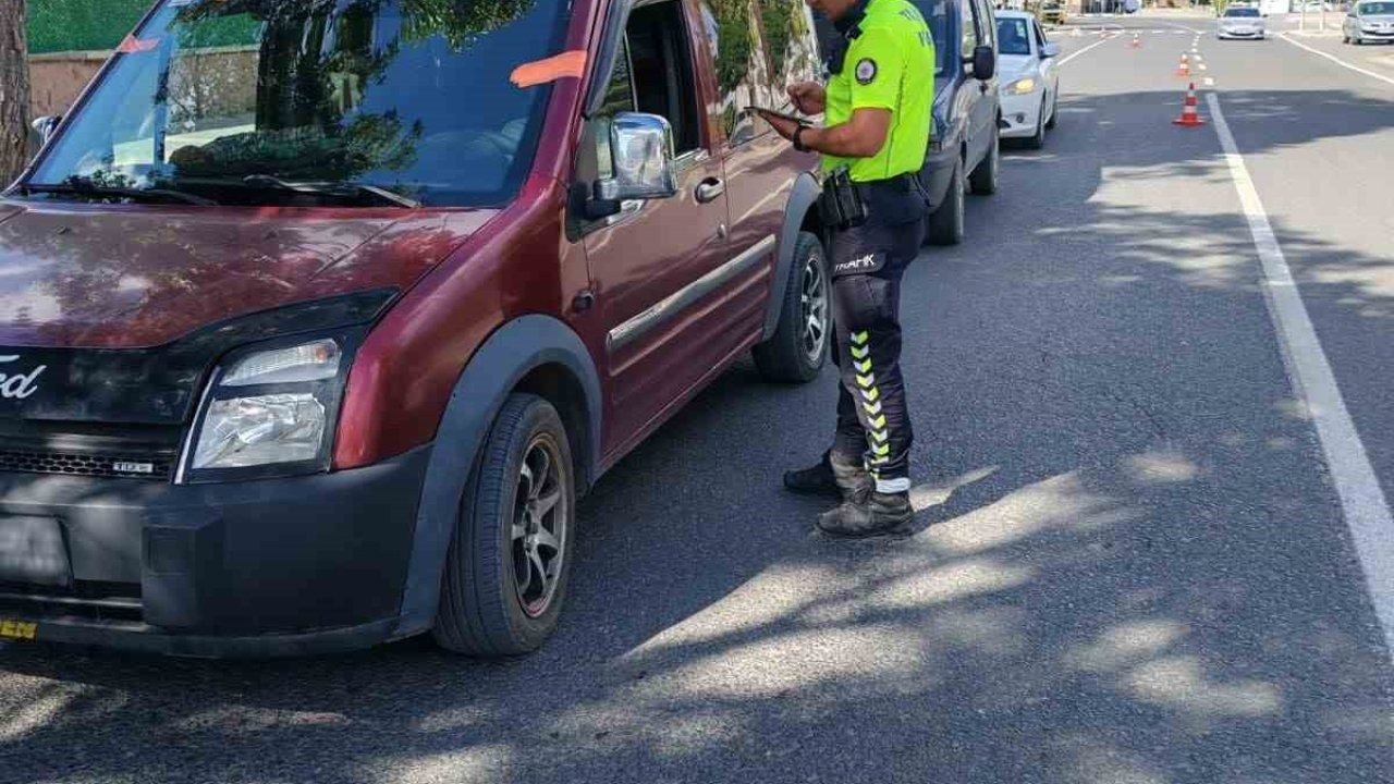 Kars&#039;ta Trafik Denetimleri Hız Kesmeden Devam Ediyor