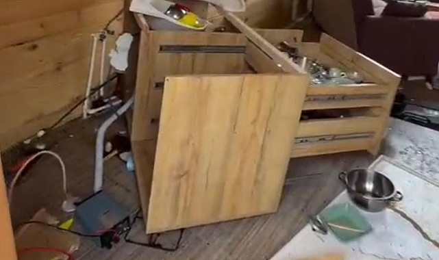 Aç Ayılar Bungalovları Talan Etti