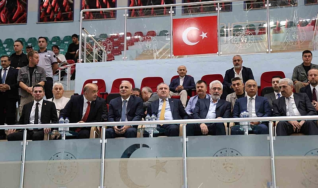 Bakan Osman Aşkın Bak: Diyarbakır&#039;a 3.5 Milyar Liralık Spor Yatırımı Geliyor