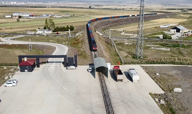 Bakü-Tiflis-Kars Demiryolu Hattında Yük Taşımacılığında Rekor Artış