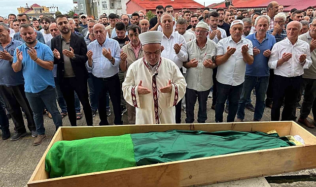 Beşikdüzü&#039;nde Öldürülen Sinem Topaloğlu Son Yolculuğuna Uğurlandı