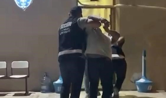 Çeşme&#039;de Eğlence Mekanında Silahlı Kavga: 2 Yaralı