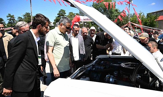 Erzurum Klasik Otomobil Fuarı Renkli Görüntülere Sahne Oldu