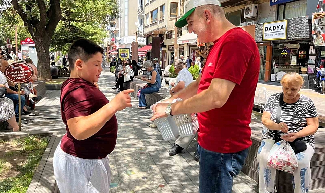 Eskişehir&#039;de &quot;Hayır Suyu&quot; Uygulaması: Ücretsiz Su Dağıtımıyla Yürekleri Isıtıyor