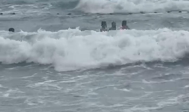 Hatay&#039;da Boğulma Tehlikesi Yaşayan 2 Kız Çocuğu Kurtarıldı