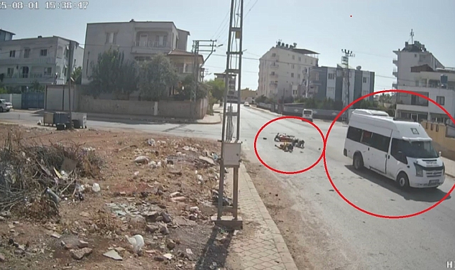Hatay&#039;da Feci Kaza: Motosiklet Minibüse Çarptı, 2 Yaralı