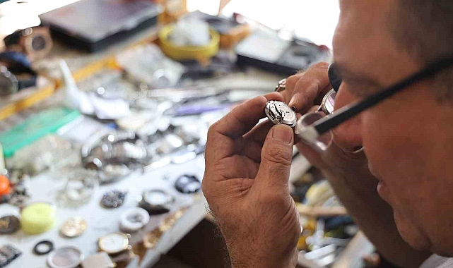 Kırşehirli Saat Ustaları Mesleklerinin Yok Olmasından Endişeli