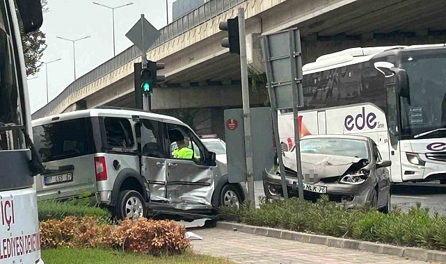 Manavgat&#039;ta Trafik Kazası: 1 Yaralı