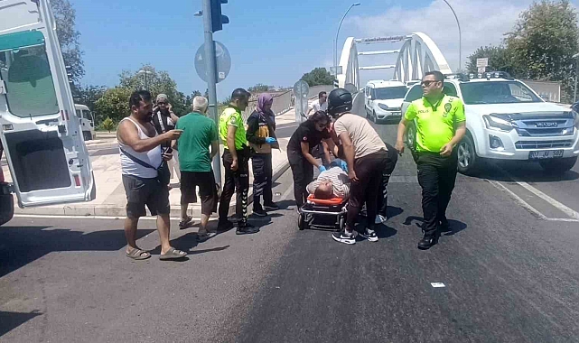 Manavgat&#039;ta Zincirleme Kaza: 3 Yaralı, 2&#039;si Olay Yerinden Kaçtı