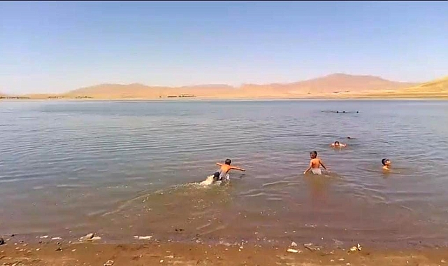 Patnos Barajı, Sıcak Havadan Bunalan Çocukların Sığınağı Oldu