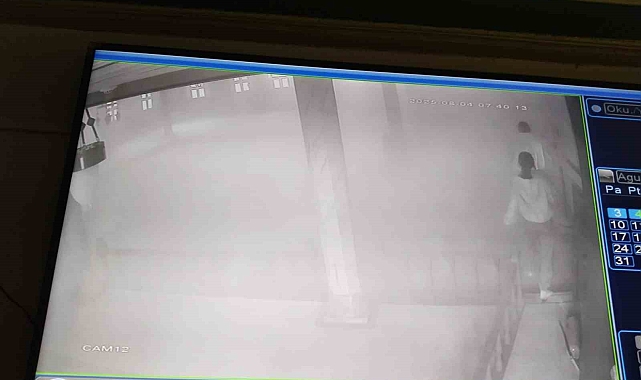 Şaka sınırını aşan gençler camiye zarar verdi