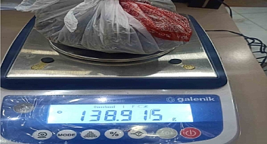 Şanlıurfa'da Dur İhtarına Uymayan Motosikletlinin Attığı Poşetten Uyuşturucu Çıktı