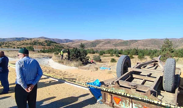 Sivas&#039;ta Buğday Yüklü Traktör Kazası: 2 Kişi Hayatını Kaybetti