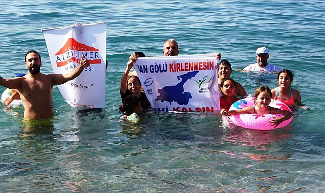 Van Gölü Sahillerinde &#039;Unutulmuş Sahil&#039; Etkinliği