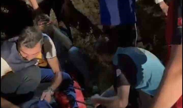 Zorlu Arazi Şartlarında Kurtarma Operasyonu: Muş&#039;ta Ayağı Kırılan Vatandaş Hastaneye Kaldırıldı