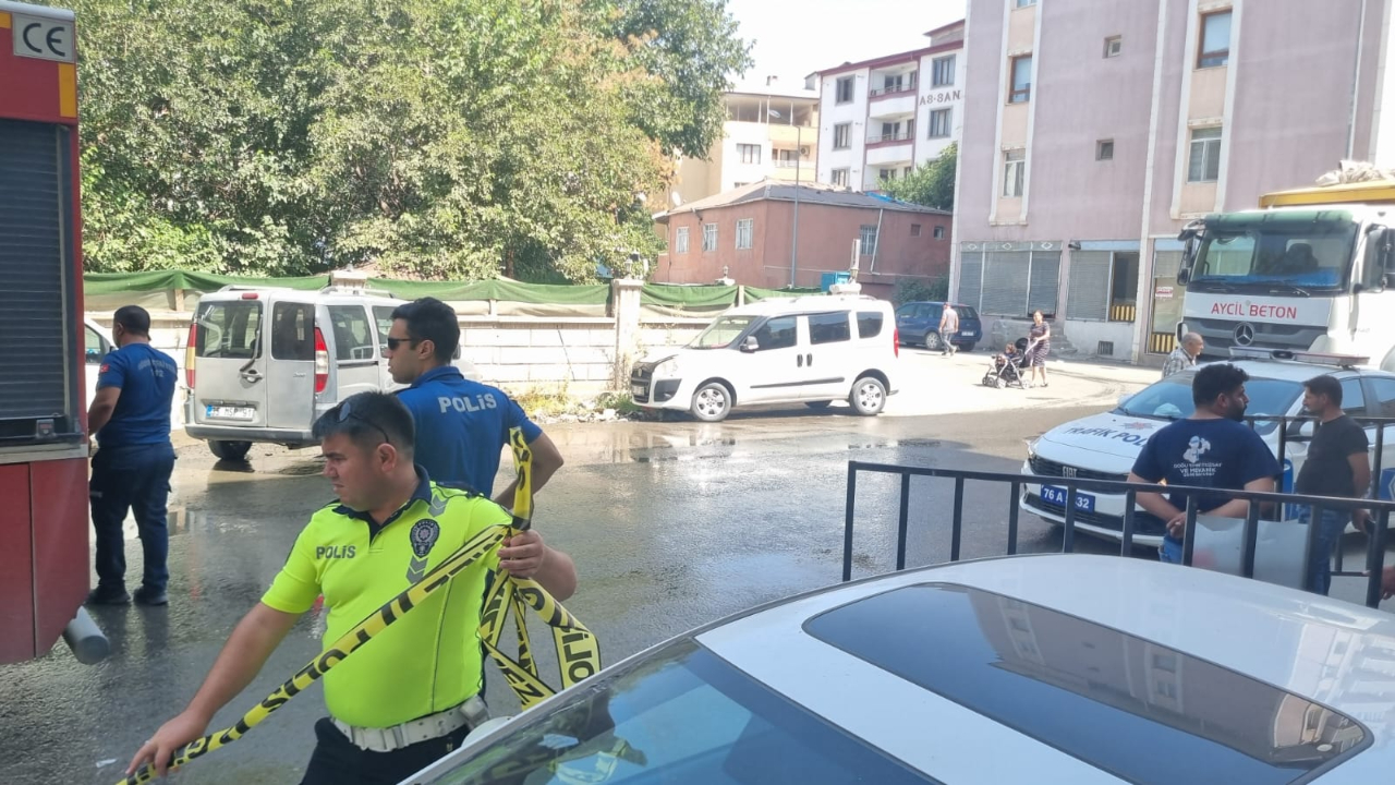 Iğdır&#039;da Kamyonetin çarptığı yaşlı kadın ağır yaralandı